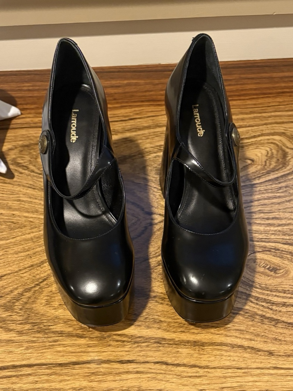 Larroude Ari Platform Pump Black US 8